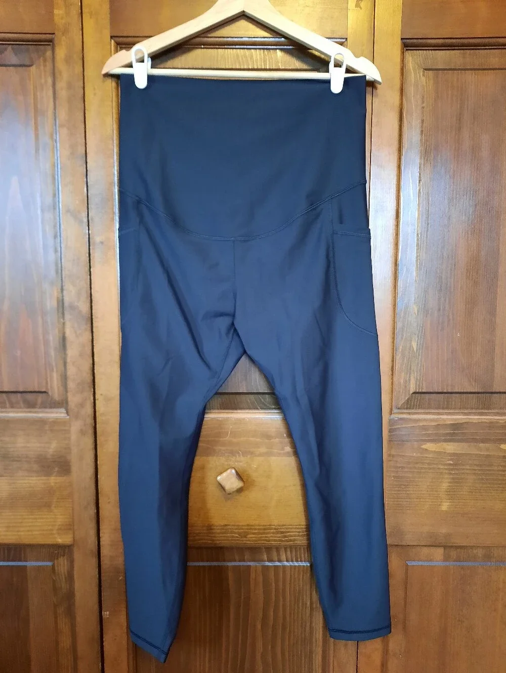 Old Navy Maternity Powersoft Extra High-Rise Active Black Leggings Size Large